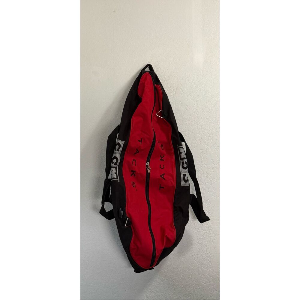 VINTAGE,CCM TACKS HOCKEY LARGE VENTED HOCKEY BAG RED BLACK